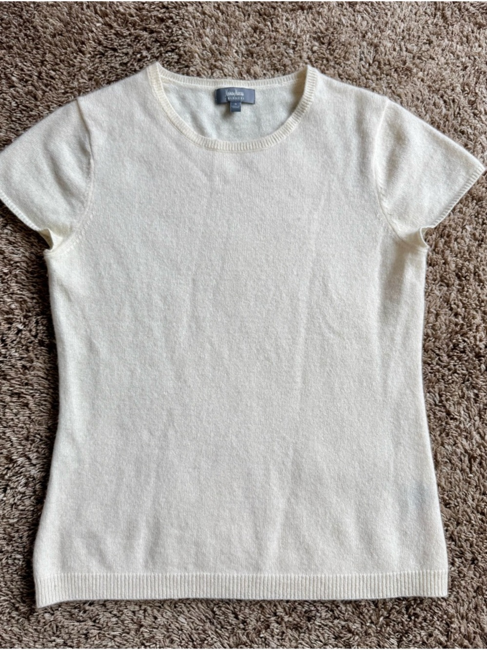 Neiman Marcus Cream colored 100% Cashmere Short Sleeved Sweater, Size S